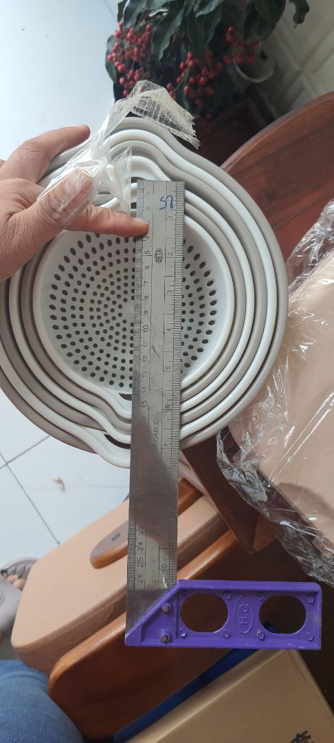 để kích 20, 24 và 28cm. còn đây là hàng nhận đc.

còn thùng thác mô tả hình đều có ngan đựng túi đựng rác. cuối cùng hàng thì vậy