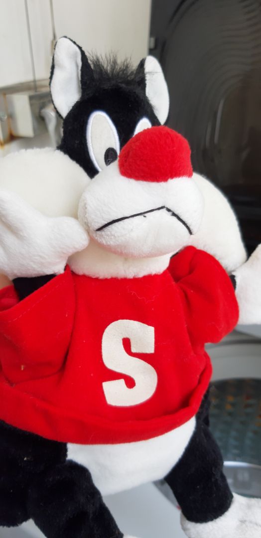 Khăn quá nhỏ, mỏng, k thấm nước. 10 cái mà bằng 3 cái thì làm 3 cái thôi chứ cắt nhỏ quá k tiện tí nào.