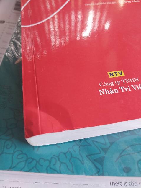 Sách ko bọc bookcare nên 2 đầu bị móp nên mik cảm thấy hơi buồn, giao hàng đúng hạn