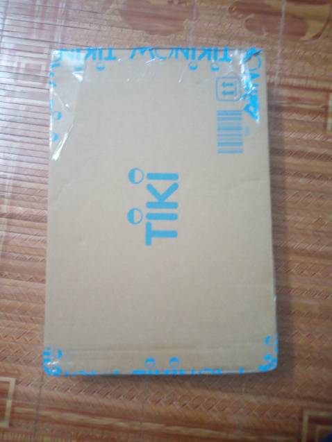 Đặt hàng siêu dễ, giao hàng siêu nhanh (bất ngờ vì tốc độ giao hàng lần này) đóng gói kỹ càng (tuy nhiên nên bọc thêm 1 lớp xốp nổ đề phòng sản phẩm bị hỏng) chất lượng sách cảm quan thấy tốt, chất lượng giấy ok (không nhẹ như một số loại sách giả), mình rất hài lòng vote cho shop và shiper 5 sao. Thanks all !! Đặt hàng siêu dễ, giao hàng siêu nhanh (bất ngờ vì tốc độ giao hàng lần này) đóng gói kỹ càng (tuy nhiên nên bọc thêm 1 lớp xốp nổ đề phòng sản phẩm bị hỏng) chất lượng sách cảm quan thấy tốt, chất lượng giấy ok (không nhẹ như một số loại sách giả), mình rất hài lòng vote cho shop và shiper 5 sao. Thanks all !!