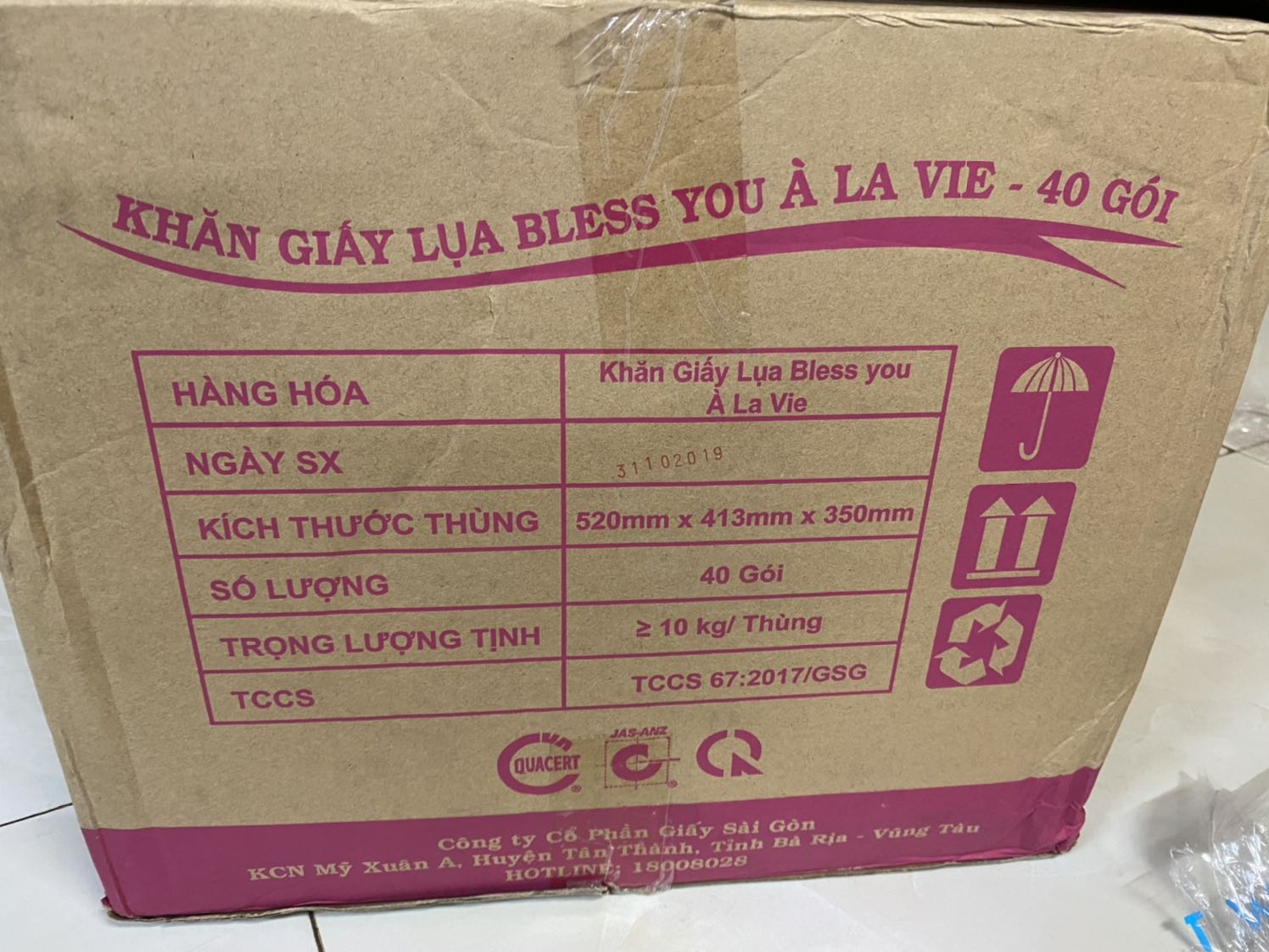 Mình đặt 1 thùng để xài dần dần. Giấy đúng là chính hãng, tiki đóng gói kỹ lắm. Mà giao hơi lâu ( đặt mua từ 12/12 mà đến 18/12 mới nhận được ) cũng ko sao vì thùng này tận 10kg mà. Cảm ơn Tiki có sản phẩm này tốt lắm. Lần sau nhất định ủng hộ Tiki.