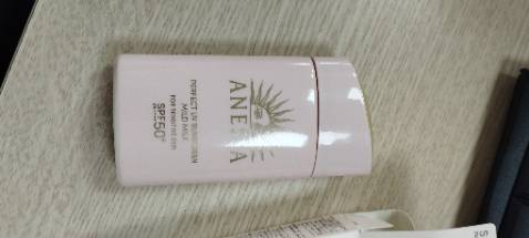 Sản phẩm Không gây kích ứng với da nhạy cảm nên thường xuyên mua hãng này, đóng gói cẩn thận, quà tặng đáng yêu