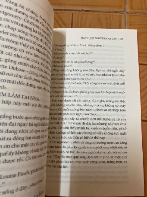 Hình thức: Sách đẹp, giấy đẹp, đóng gói nhiều lớp.