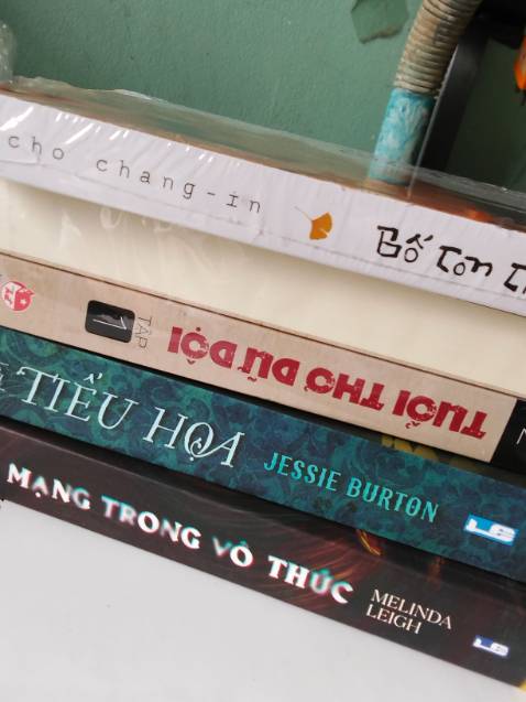 Giao siu nhanh, sách có seal nhưng bị rách ở 1 khúc nên sách bị bẩn 1 xíu . Nhưng hong s vẫn đẹp 10