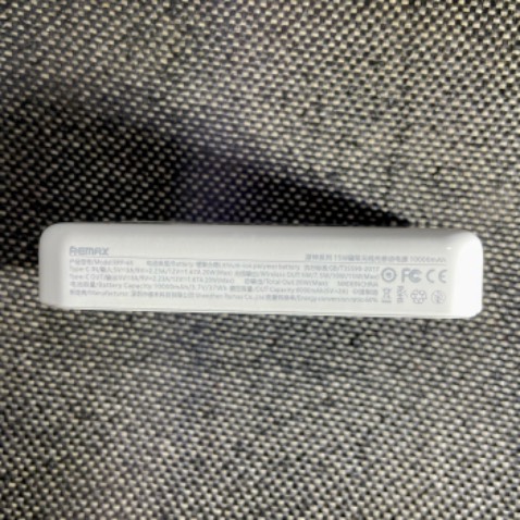 Sạc chậm = Ít nóng
Sạc nhanh = Nóng máy
Ở đây có sạc nhanh
Ưu điểm: Gọn, Tiện (Magsafe, Type C, Sạc nhanh)
Nhược: Vỏ nhựa, Sạc nhanh = Nóng