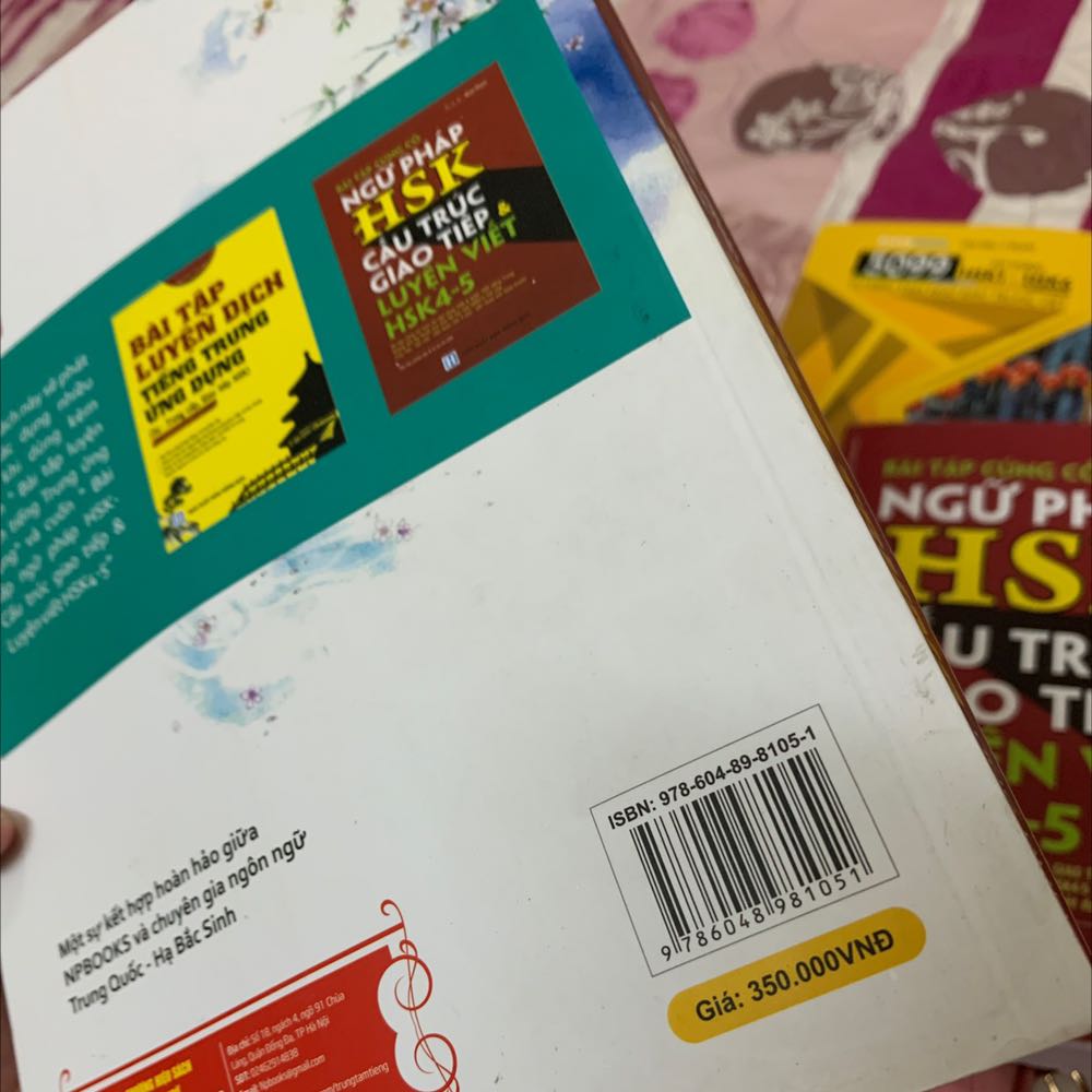 Sách sịn đẹp lắm, bìa quyển cấu trúc cố định mặt sau hơi bẩn nhưng không sao. Giấy sịn mịn, thơm, in đẹp, nội dung rất chi tiết và rõ ràng, đọc dễ hiểu, mình thấy may mắn tìm được quyền này, ôn tập lại nhanh. 10/10.