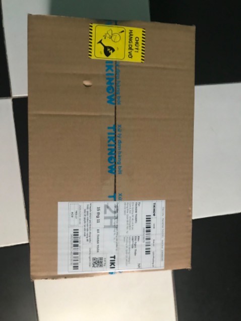 Shop gói hàng rất chắc chắn nha, chất lượng đúng với giá tiền. Có kèm theo dây để kết nối bằng dây thay vì bluetooth, khi hết pin thì dùng dây này cũng sạc được luôn, khá tiện