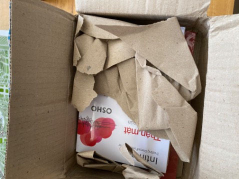 giao hàng trước dự kiến, bìa mềm chứ không phải bìa cứng như mô tả giao hàng trước dự kiến, bìa mềm chứ không phải bìa cứng như mô tả