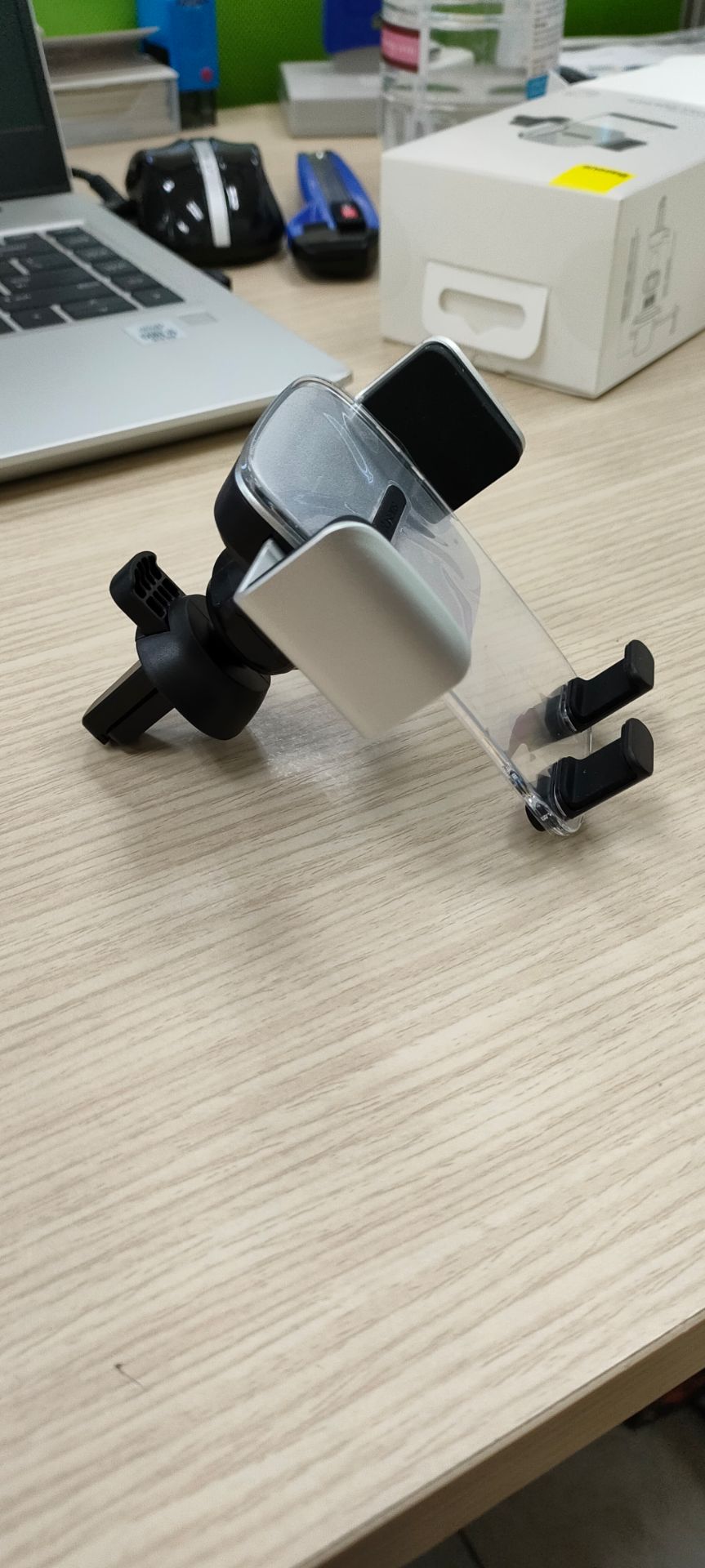 Sản phẩm Baseus không làm mọi người thất vọng, hàng rất chắc chắn, đẹp, giao hàng nhanh, sẽ ủng hộ shop nhiều. Thanks