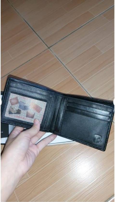 Ví nhìn rất đẹp. Có hộp đựng thanh lịch. có the Bảo hành 12 tháng nữa. Đóng gói rất cẩn thận. giao hàng nhanh TKs Shop