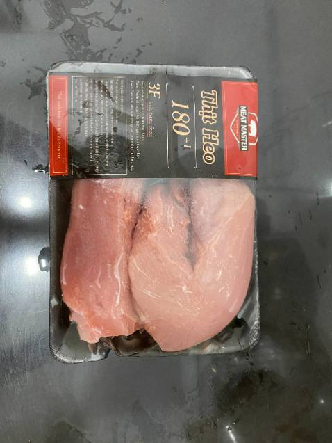 Thịt giao nhanh, cảm quan nhìn tươi ngon, tuy nhiên hoàn hoàn không có thông tin ngày đóng gói cũng như hạn sử dụng.