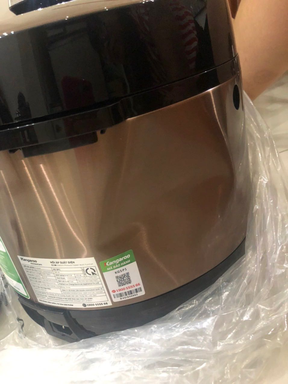 Nồi bị móp vậy phải làm sao để đc đổi hàng vậy shop ơi. Nhân viên giao hàng quá chán