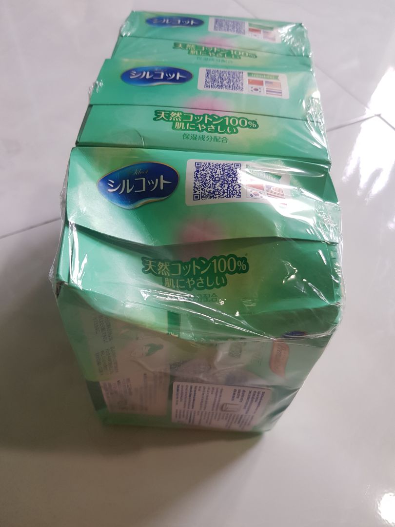 mình mua hàng bên tiki chắc cũng hơn 1 năm nay. lúc nào mình cũng đánh giá 5 sao.
1. vì chất lượng sản phẩm
2. vì thời gian giao hàng
3. cách đóng gói sản phẩm.
nhưng lần này quá kém. 3 hộp bông silcot thì chỉ quấng màn nhựa. 3 hộp thì chỉ duy nhất hộp ở giữa còn nguyên vẹn. còn 2 hộp còn lại móp méo nhìn ko muốn sử dụng luôn á. cho 1 sao ngày hôm nay ko phải vì tiki mà vì bên shop mình mua thật sự quá tệ mấy lần trước mua tiki trading rất rất ư là hài lòng. còn lần này thì tệ,quá tệ.
shop mình mua là Healthcare 20