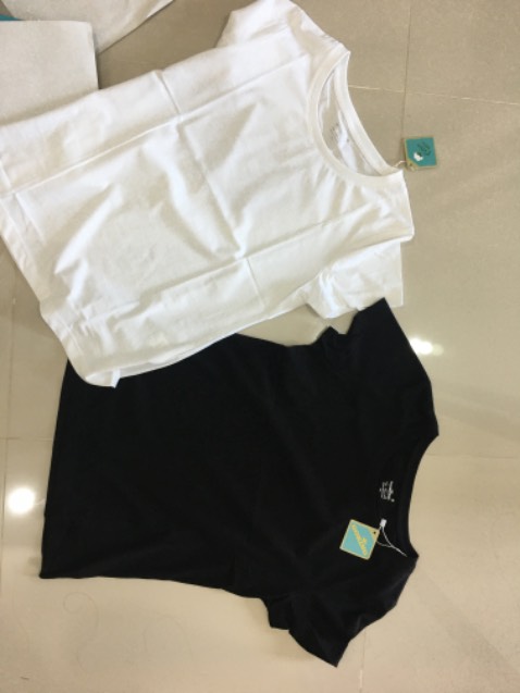 Vải mềm thoáng mát, mặc dễ chịu. Shop giao nhanh, gói hàng cẩn thận