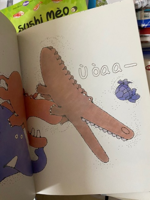 em bé nhà thíchg rất thích voi, sưu tầm nhiều cuốn có hình chú voi rồi và cuốn ehon này rất đặc biệt, cảm ơn shop nhiều