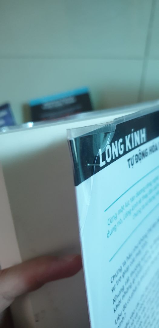 Đã đọc vài cuốn trong bộ Khoa học và Khám phá của NXT Trẻ: "Dữ liệu lớn", "17 phương trình thay đổi thế giới", "Trí tuệ giả tạo", ...
Canh sale sinh nhật Tiki mua thêm vài cuốn.
Sách giao nhanh nhưng đợt này Tiki bọc sách bị lỗi 1 cuốn, bọc plastic bị bung và rách.