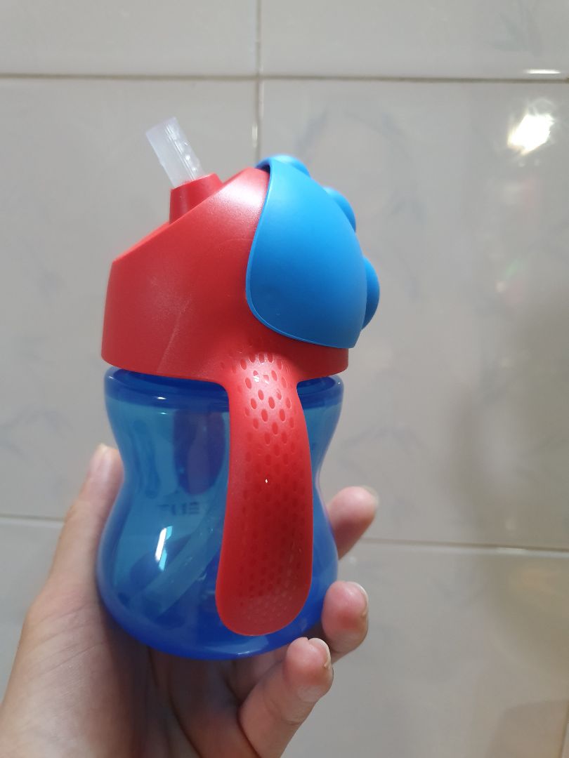Hàng chính hãng nên yên tâm, phần tay cầm  lắp được vào bình sữa luôn. Hàng chính hãng nên yên tâm, phần tay cầm  lắp được vào bình sữa luôn.