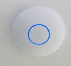 Thiết bị hoạt động rất tốt, chỉ có i issue là phần setup hotspot trên unifi controller khi gửi link hotspot nó không thể add cái link hotspot trên con nginx reverse proxy.