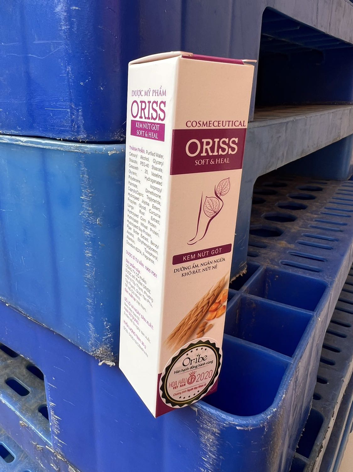 có ai bị viêm da tay giống mình vì tiếp xúc với chất tẩy rửa nhiều không. Mình đi bv thì chỉ hết tạm thời thui hôm bữa dùng ké của người nhà thì thấy da tay mềm lắm ko còn bị ngứa về đêm nữa, CSKH ở đây có tâm lắm tư vấn nhiệt tình lần sau mình sẽ quay lại nhé