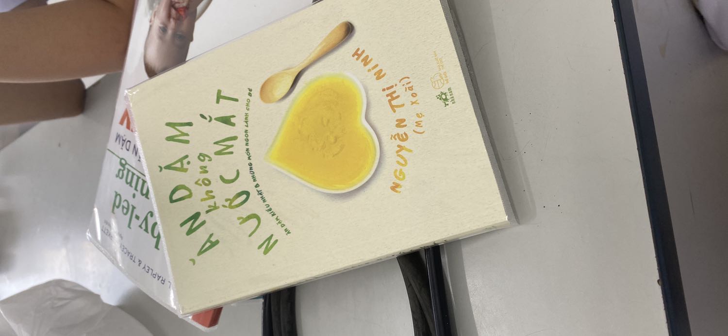 Giao hàng thì lâu mà cái hộp rách tươm đặt hàng hôm 03/2 đến 18/2 mới nhận được hàng. 
Hên là có chọn bookcare không thì cái bìa sách cũng rách ! 
Giao hàng rất tệ !