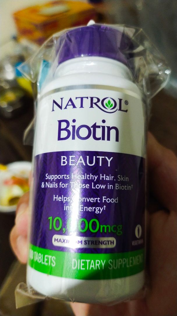 Sản phẩm nhìn bên ngoài khá ổn, Shop đóng gói cẩn thận. Có kèm card cảm ơn... Nhìn chung sp còn mới, tem nhãn đầy đủ. hạn 7/2023. Hi vọng chất lượng và chính hãng.