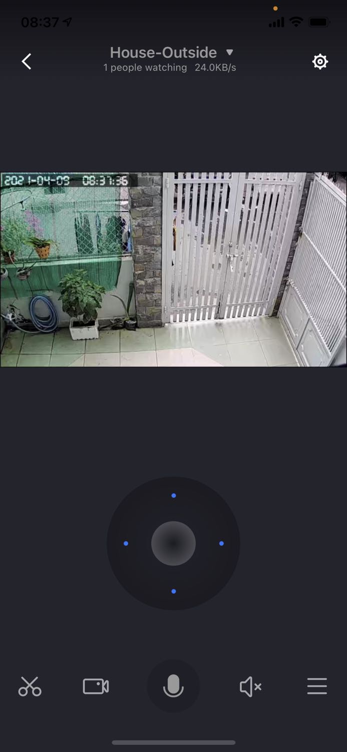 nhỏ gọn dễ sử dụng. mình mua 2 đợt. đợt 1 thì camera không nhận mã QR Code của IOS mà chỉ nhận của Android. đợt 2 hình như là mẫu mới nên nhận diện được mã của cả 2. nói chung setup như vậy là ok. chất lượng video tương đối ổn. có 1 điều là utính năng quay ban đêm ko tốt. nếu quay ko đúng góc thì video sẽ bị mờ. còn chỉnh quay góc khác thì video rõ. trong mức giá thì chấp nhận được.