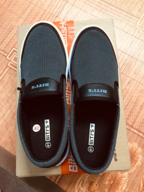 Giày đẹp ,nhẹ ,giao hàng đúng dự kiến