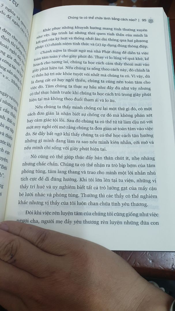 sách bìa mềm,chữ rõ ràng.nội dung cũng tạm được ko hay lắm.