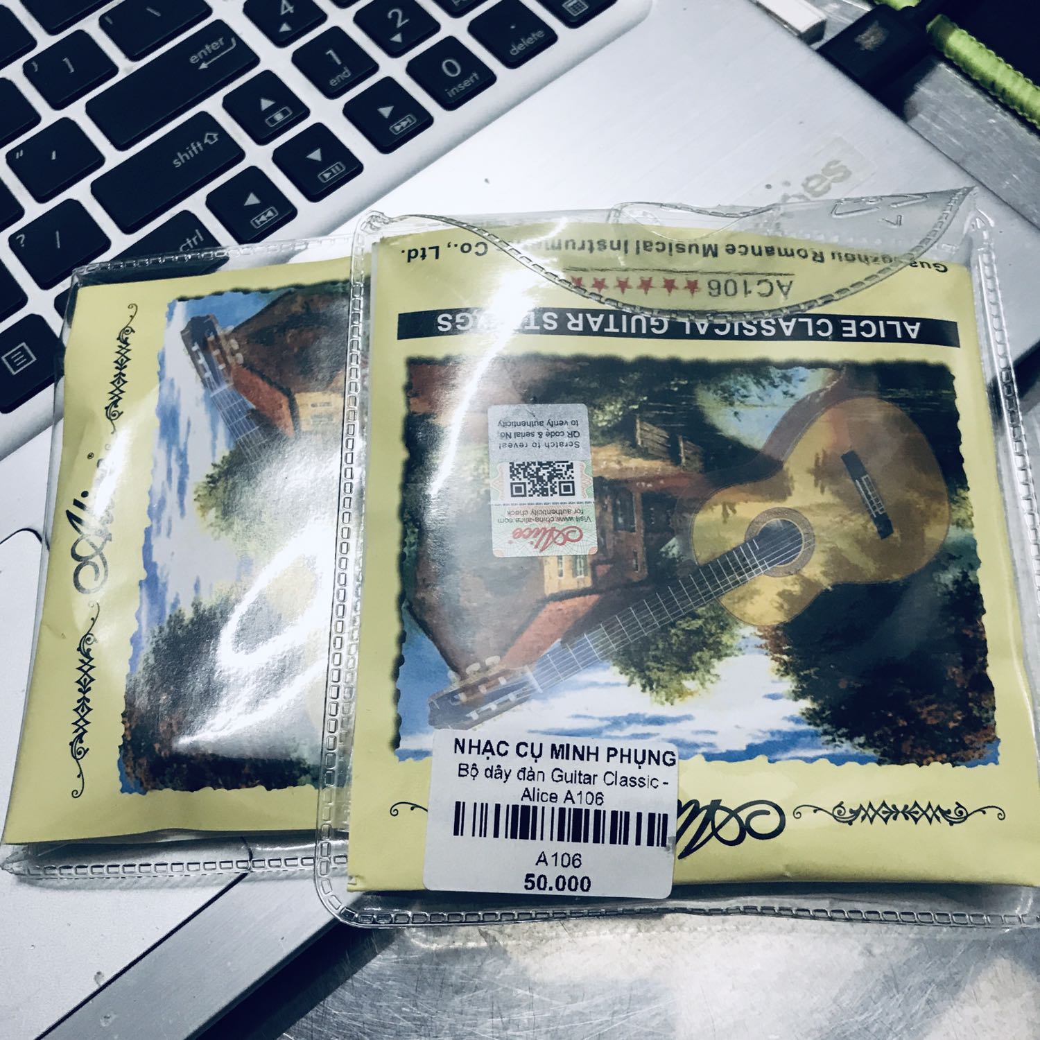 Hàng chính hãng. Giá rẻ. Shop giao thiếu 1 bộ dây, thắc mắc đuọc giao bổ sung.