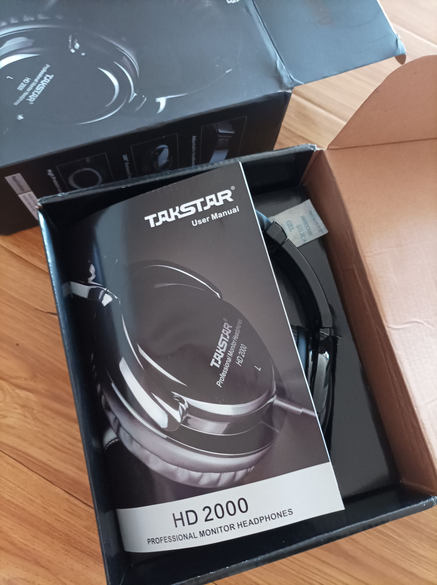 vận chuyển lâu sẽ ko bao giờ mua trên tiki nữa 
Hộp móp méo do vận chuyển đặt chung lượt với sound card upod nhưng chỉ đến tai phone công đợi một tháng