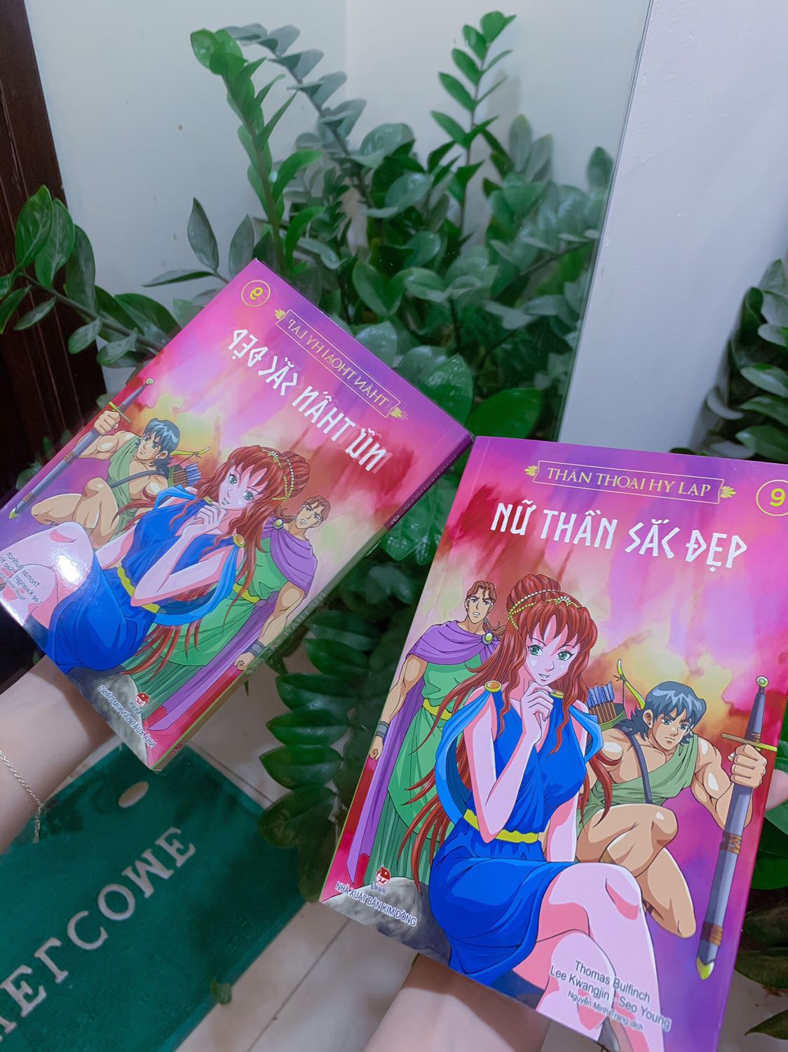 Hình ảnh được vẽ và tô màu rất đẹp, hút ánh nhìn? 
Chất lượng giấy ổn, bản in khá tốt.