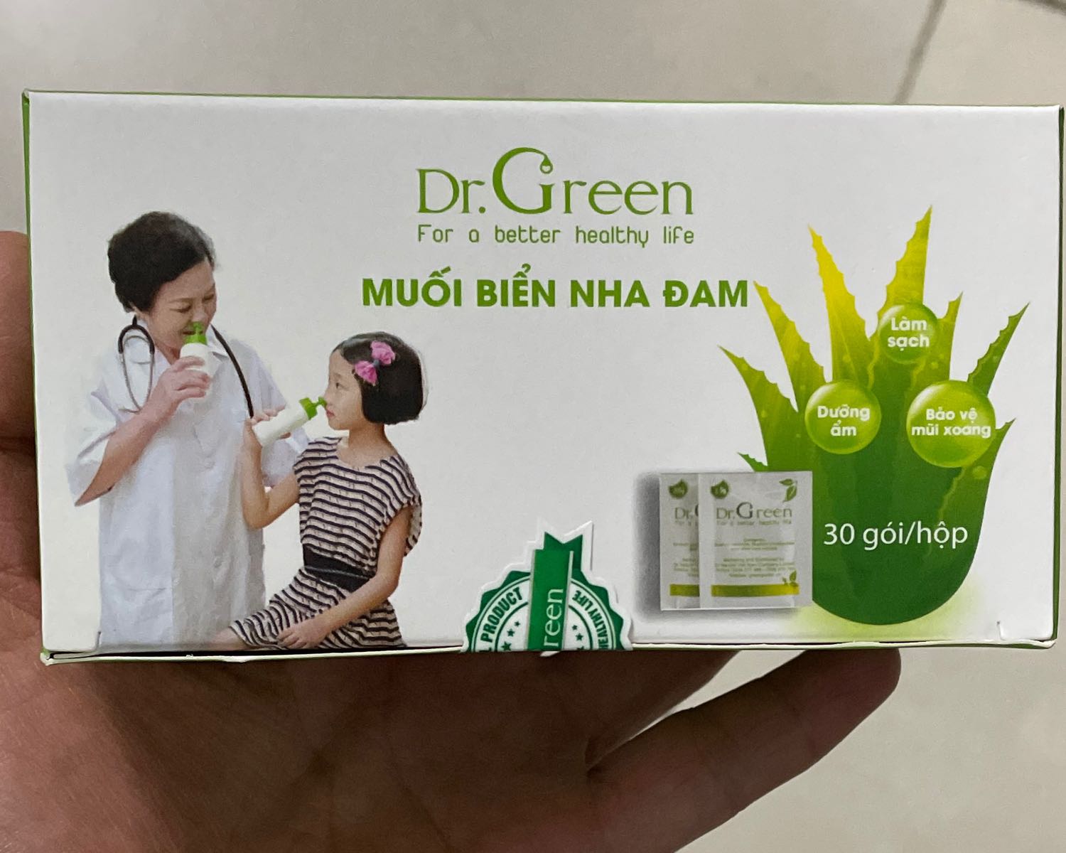 Muối biển xài với bình rửa mũi Dr. Green hiệu quả vệ sinh khoảng mũi, giảm triệu chứng xoang, nghẹt mũi. Muối biển xài với bình rửa mũi Dr. Green hiệu quả vệ sinh khoảng mũi, giảm triệu chứng xoang, nghẹt mũi.