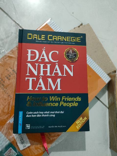 Sách đúng mô tả, shop đóng hàng đẹp và cẩn thận.... mình rất hài lòng