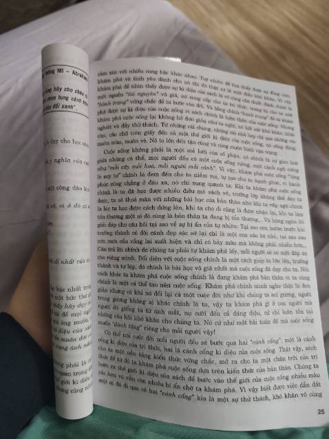 Sách đẹp, cảm ơn shop đã gói hàng kĩ lưỡng để không bị ướt khi vận chuyển. 
 Các bài văn xuất sắc của các năm 2***, vì thế có phần khác chương trình học văn hiện nay. Đọc tham khảo tốt ạ!