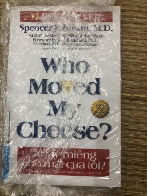 Giao hàng nhanh, nội dung thú vị với cách tiếp cận khá thú vị chỉ có vấn đề là hơi ngắn, truyện 127 trang mà hơn 50 trang là giới thiệu với cảm nghĩ rồi, cứ như sách tập làm văn vậy:D