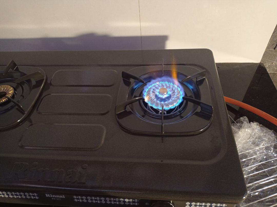 Hàng đúng như mô tả. Núm vặn hơi cứng. ủng hộ.