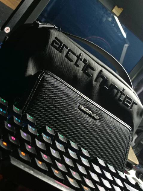 Mua cái ví mà cảm giá như đập hộp điện thoại ấy, shop gói đẹp mà cưng quá, cầm cái vi thấy đáng đồng tiền bát gạo. Mình mua nhiều lần rồi shop còn chủ động nt tặng mã giảm giá, cưng quá cưng. cho 10 sao.