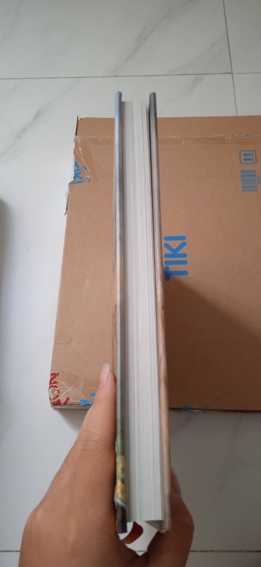 sách đẹp, trang dày, bìa cứng, nhân viên hỗ trợ tiki tư vấn nhiệt tình, nhân viên giao hàng hỗ trợ khách hàng rất tốt
sách mua nhân dịp giảm giá 50%