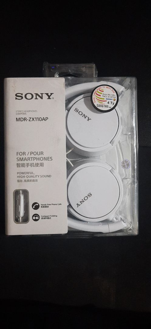 Tiki giao nhanh. hàng đúng như hình mô tả, chất lượng âm thanh nghe ổn so với tầm giá này. Dây nối từ tai nghe tới thiết bị cảm thấy không chắc chắn. Loa hơi nhỏ khi cắm vào máy tính để max volume vẫn nghe thấy tiêng nhạc bên ngoài. 
=> giá này mua được. Mong là sẽ dùng được đến hết bảo hành thì hỏng là ok rồi.