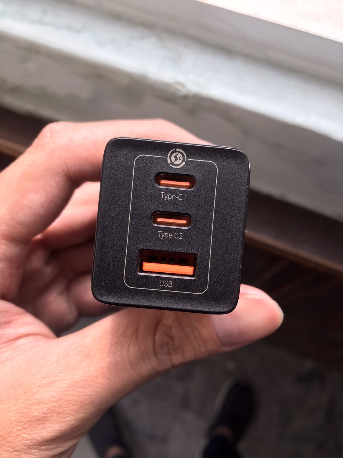 Hoàn hảo, đúng loại GaN3, cục sạc nhỏ gọn nhưng sạc nhanh cực kỳ, sạc iphone không nóng máy như cục sạc chính hiệu. Từ nay xin zã từ cục sạc iphone. Trong hộp có tặng kèm 1 dây sạc usb type C với công suất 100W