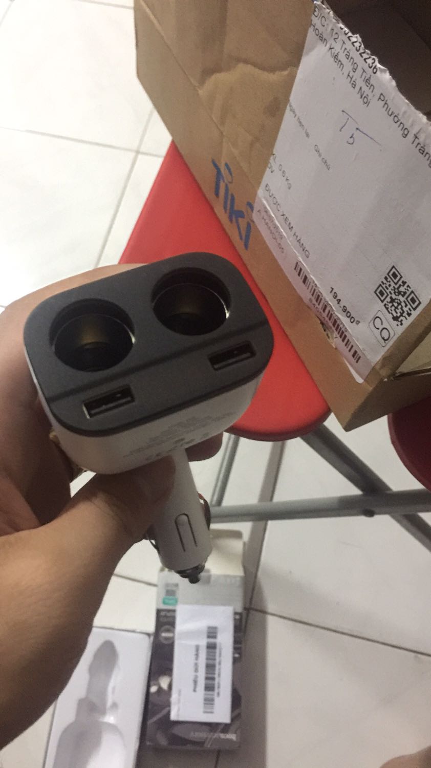 Tiki giao hàng nhanh, trời mưa vẫn giao hàng đúng hẹn. Sản phẩm được dán tem đầy đủ. Tuy nhiên khi bóc ra sản phẩm không có màn hiển thị số điện tử như trong hình.