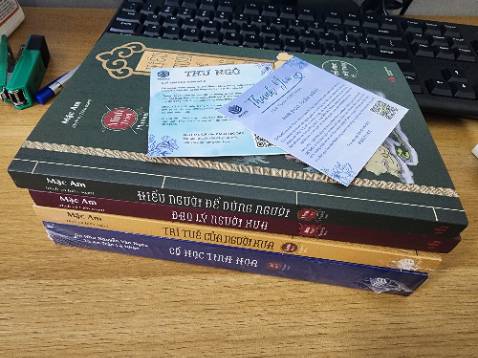 Chất lượng giấy tốt, nội dung thì mới đọc chưa đánh giá được.
5 sao cho giao hàng nhanh và sự tận tâm của shop. Mình rất ấn tượng với thư ngỏ và lời cảm ơn của các bạn.
Xin cảm ơn! Chất lượng giấy tốt, nội dung thì mới đọc chưa đánh giá được.
5 sao cho giao hàng nhanh và sự tận tâm của shop. Mình rất ấn tượng với thư ngỏ và lời cảm ơn của các bạn.
Xin cảm ơn!