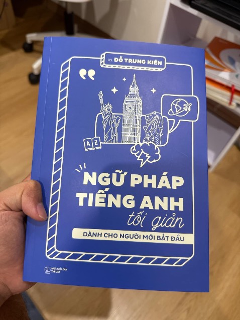 sách rất hữu ích và giúp mình ôn lại kiến thức ngữ pháp tiếng Anh đã quên từ hồi phổ thông. Sách dầy và đầy đủ các vấn đề ngữ pháp cơ bản. Tiếp cận và học - làm bài rất hiệu quả. Hình thức đẹp mắt dễ nhìn dễ học. Sẽ gửi  cho người thân mua dùng. sách rất hữu ích và giúp mình ôn lại kiến thức ngữ pháp tiếng Anh đã quên từ hồi phổ thông. Sách dầy và đầy đủ các vấn đề ngữ pháp cơ bản. Tiếp cận và học - làm bài rất hiệu quả. Hình thức đẹp mắt dễ nhìn dễ học. Sẽ gửi  cho người thân mua dùng.