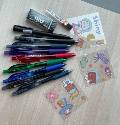 Tặng sticker cưng xỉu luôn! Tặng sticker cưng xỉu luôn!