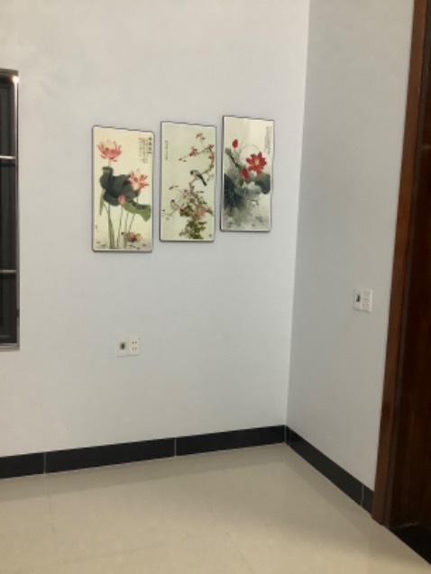 Tranh như hình, đóng gói cẩn thận nhưng chất liệu không phải vải calvat như giới thiệu