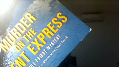 sách nhẹ, đóng gói tạm ổn, hơi nhăn một chút ít ở gáy sách nhưng không đáng là bao. tuy nhiên mới nhận hàng về mà mình thấy một vạch bút đỏ ở đây nên không thoải mái cho lắm