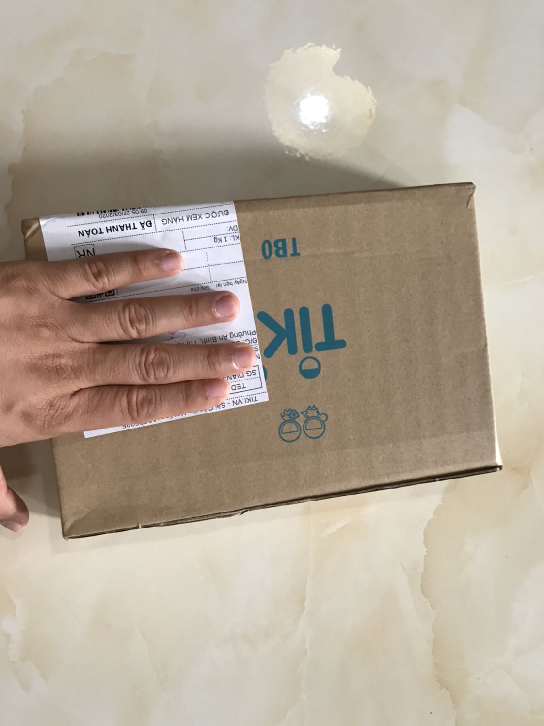 Mình chưa bao giờ sài bảng vẽ. Đợt này vì tính chất công việc nên mua thử. Khá bất ngờ vì chất lượng khá tốt. Hoàn thiện tốt. Sài rất đã. Tiki giao hàng cực nhanh. Thứ 5 đặt sáng thứ 7 có. Các bạn có thể mua size lớn hơn giá cao hơn tốt.