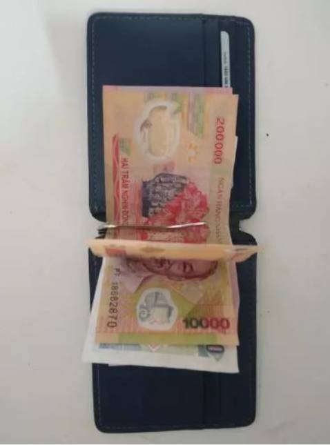 Hello hôm nay mình nhận được ví rồi, sản phẩm nhìn đẹp.  giao hàng siêu nhanh trong mùa dịch Cám ơn shop