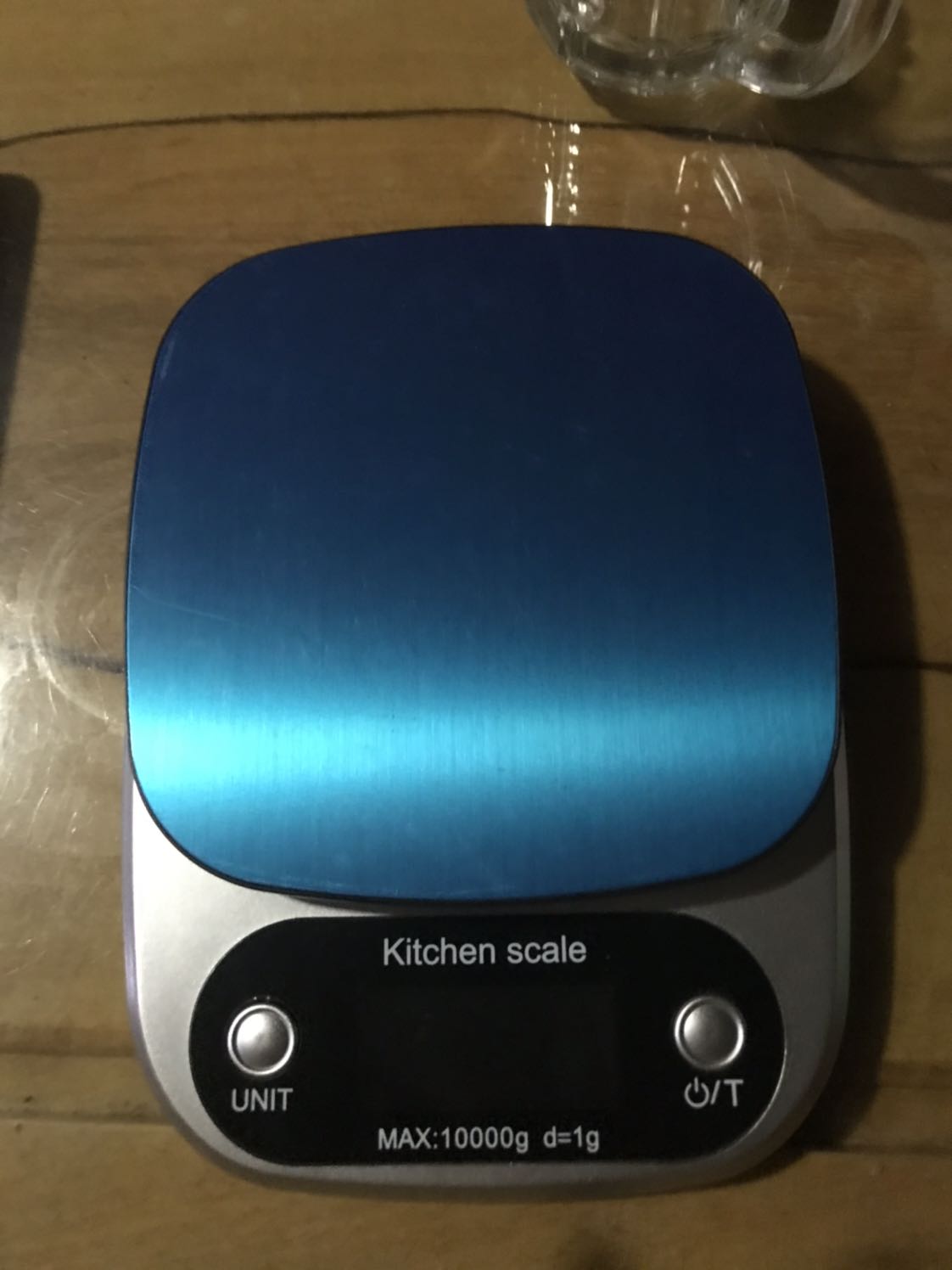 Chưa bao h mik thấy thất vọng khi mua hàng trên tiki như lần này mình đã tìm mua cân từ 0,1g đến 5kg như khi giao hnagf thì lại giao loại 1g đến 10kg . Còn về việc giao hành thì hồi trc mik đặt hàng về rất sớm như lần này thì lại trễ 1 ngày , shipper thì giao đến nhà như mik ko có nhà nên mik đã nhờ chị họ mik lấy hẹn là 10p sau qua giao như đợi tới 12h ms giao hàng lại :):):)