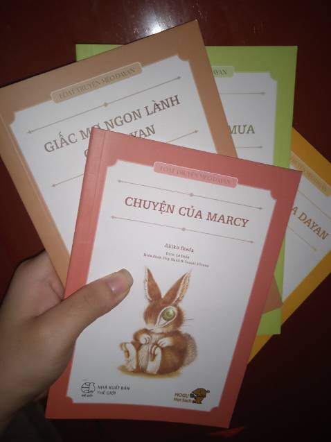 Shop đóng gói cẩn thận đủ loại sách mình đặt.
Cám ơn shop, sẽ ủng hộ shop thêm ạ.